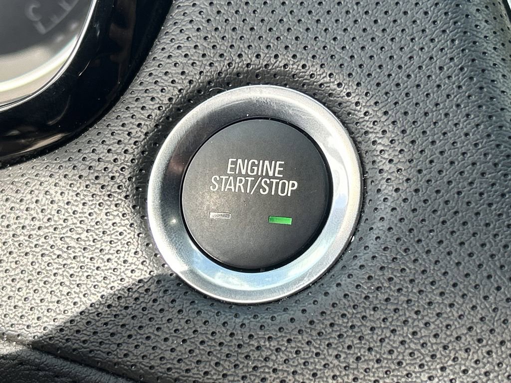 Certified 2025 Cadillac XT5 Luxury image 24