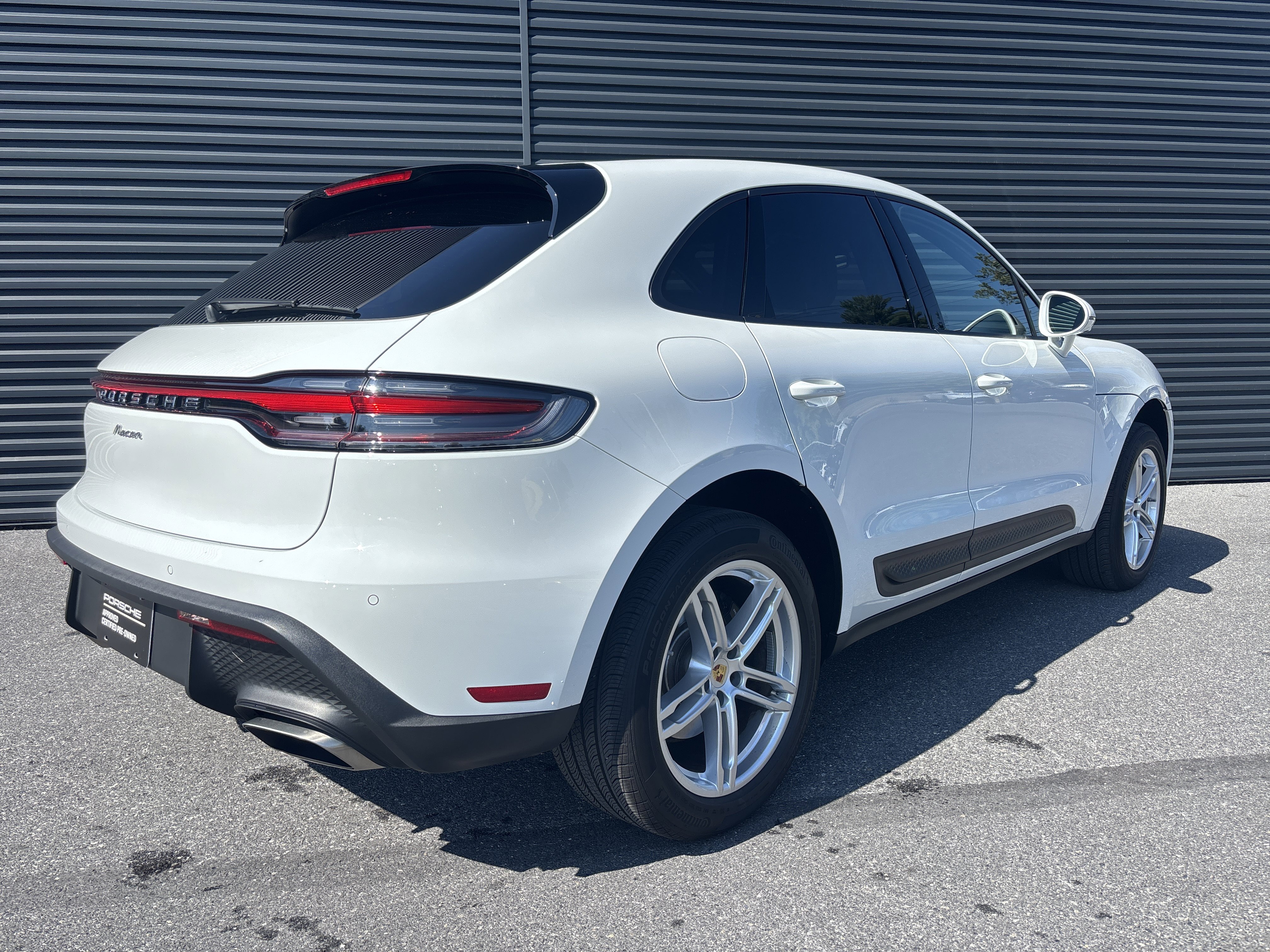 Used 2025 Porsche Macan image 5