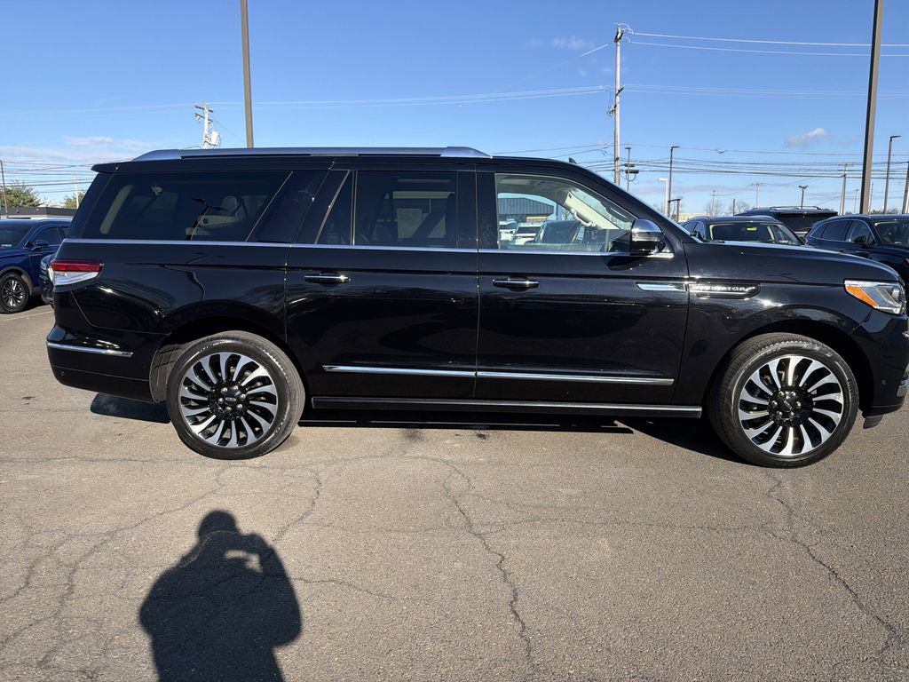 Used 2023 Lincoln Navigator L Black Label image 6