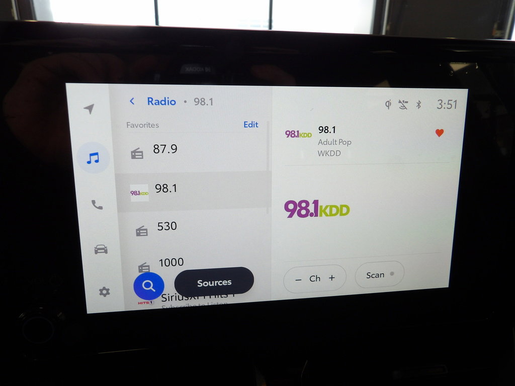 Used 2025 Toyota Corolla Cross LE image 35