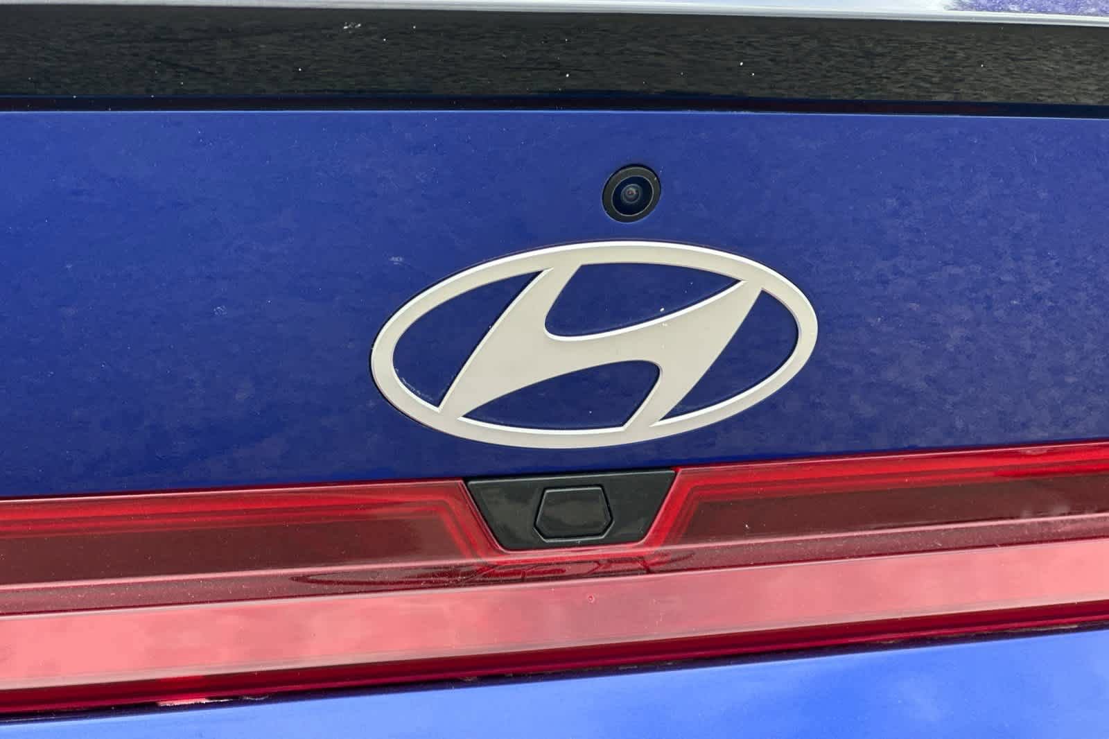 Used 2025 Hyundai Elantra Sport FWD image 26