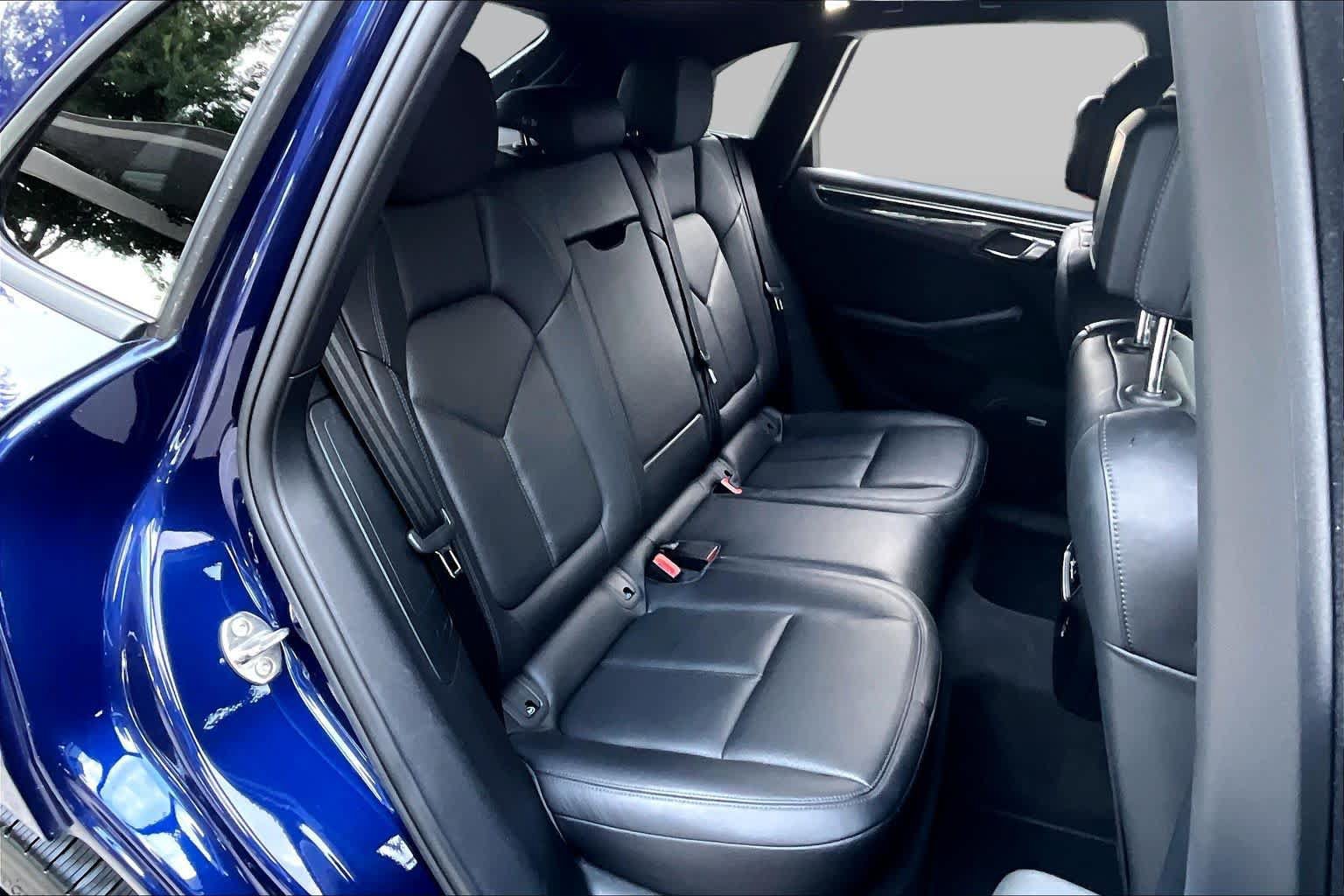 Used 2022 Porsche Macan AWD/4WD image 18