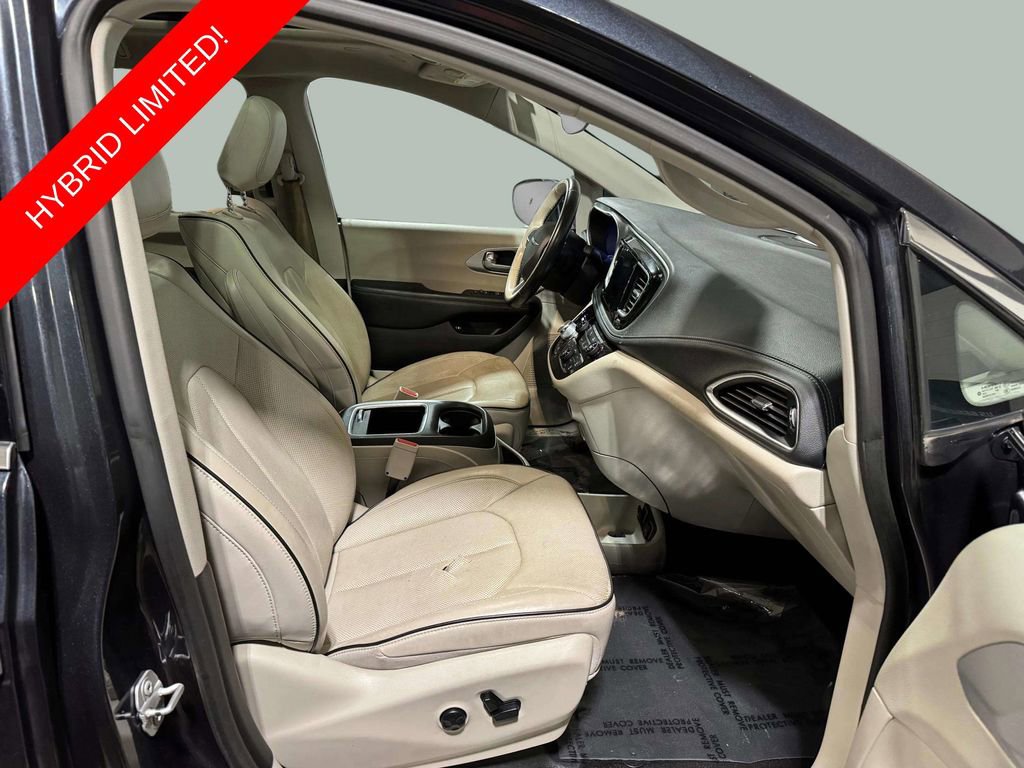 Used 2019 Chrysler Pacifica Limited w/ Advanced Safetytec Group FWD image 30