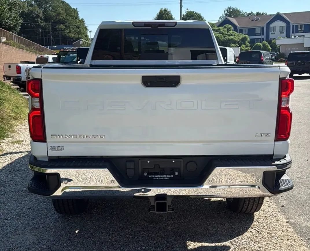 Used 2020 Chevrolet Silverado 2500 LTZ w/ LTZ Premium Package AWD/4WD image 8