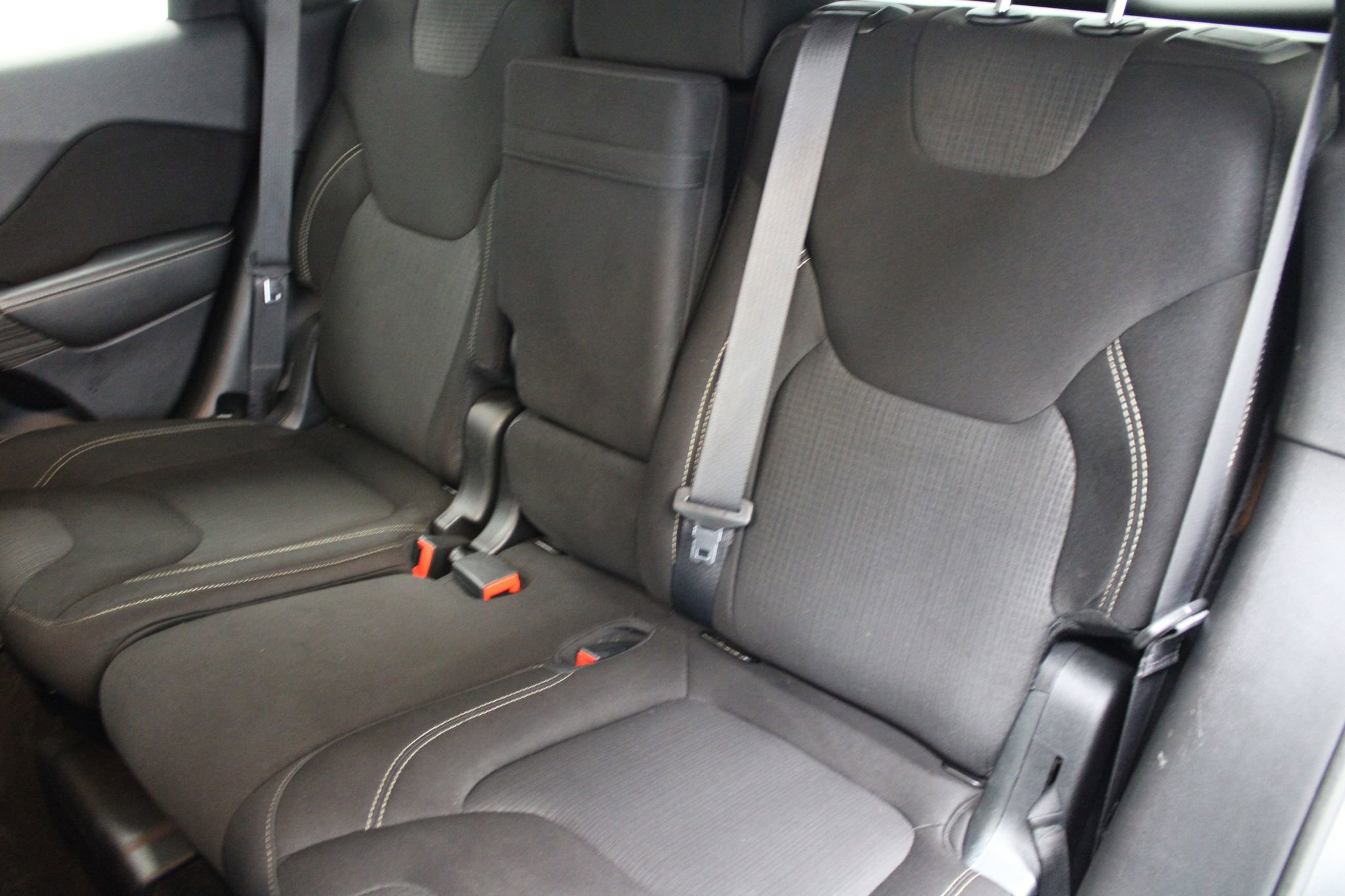 Used 2015 Jeep Cherokee Latitude image 16