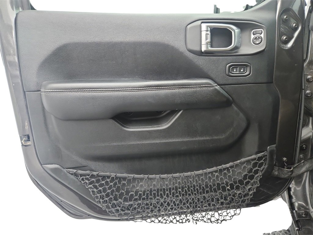 Used 2018 Jeep Wrangler Unlimited Sahara w/ Dual Top Group image 21