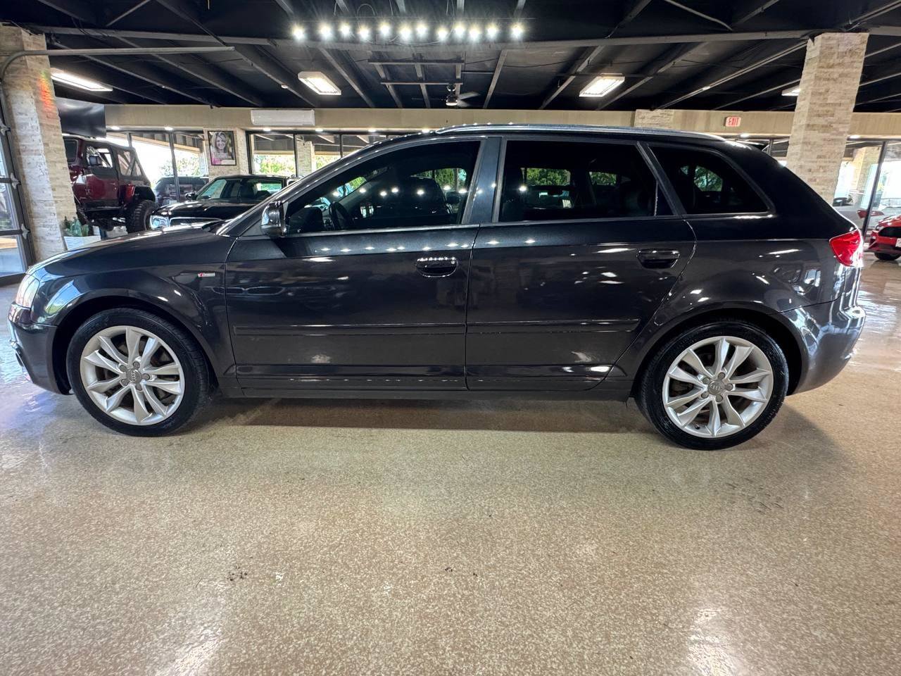 Used 2013 Audi A3 2.0T Premium w/ Bluetooth Value Pkg FWD image 4
