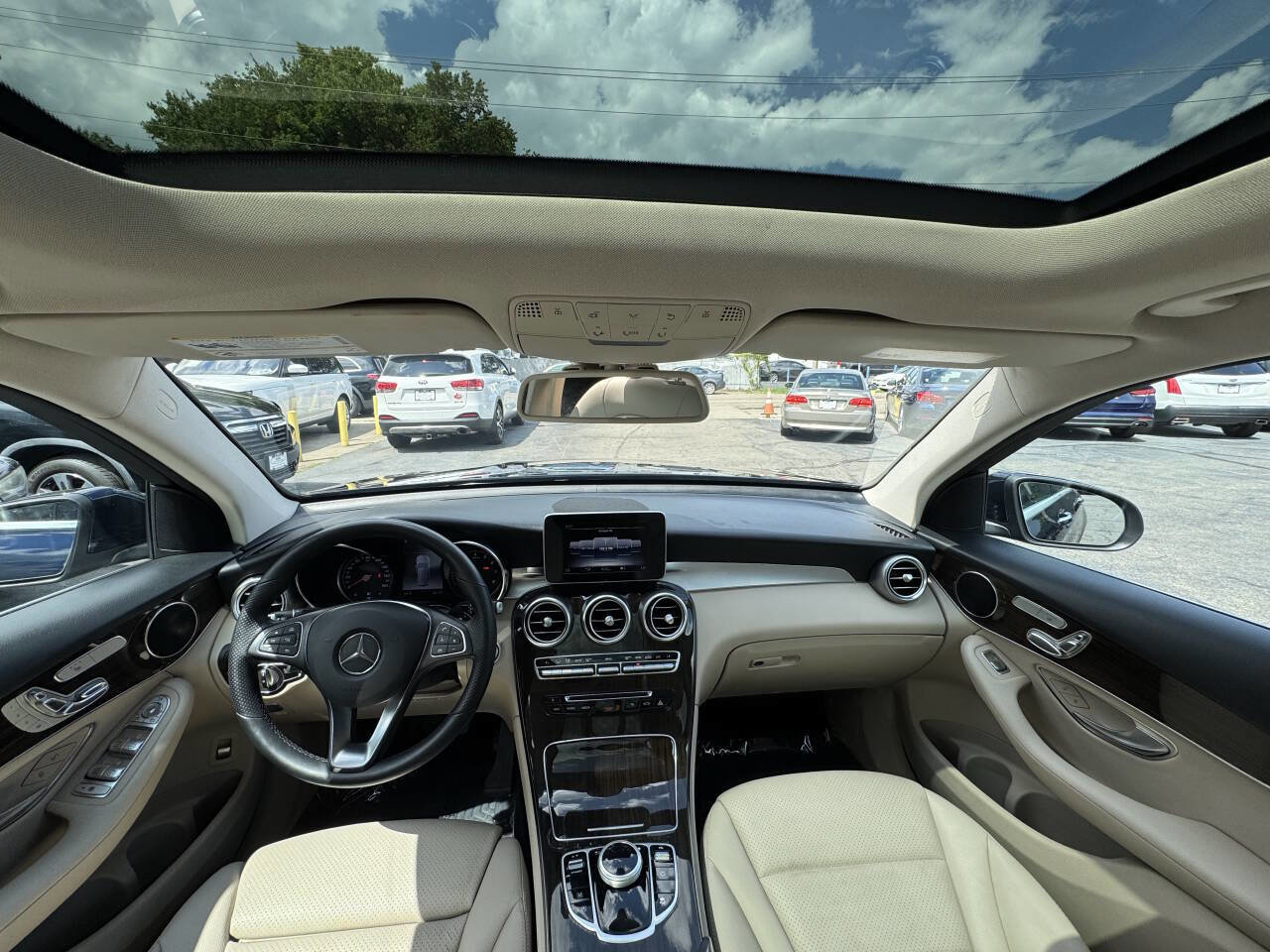 Used 2019 Mercedes-Benz GLC 300 4MATIC image 14