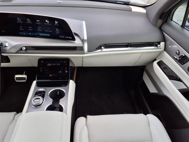 New 2026 Cadillac Vistiq Sport image 17