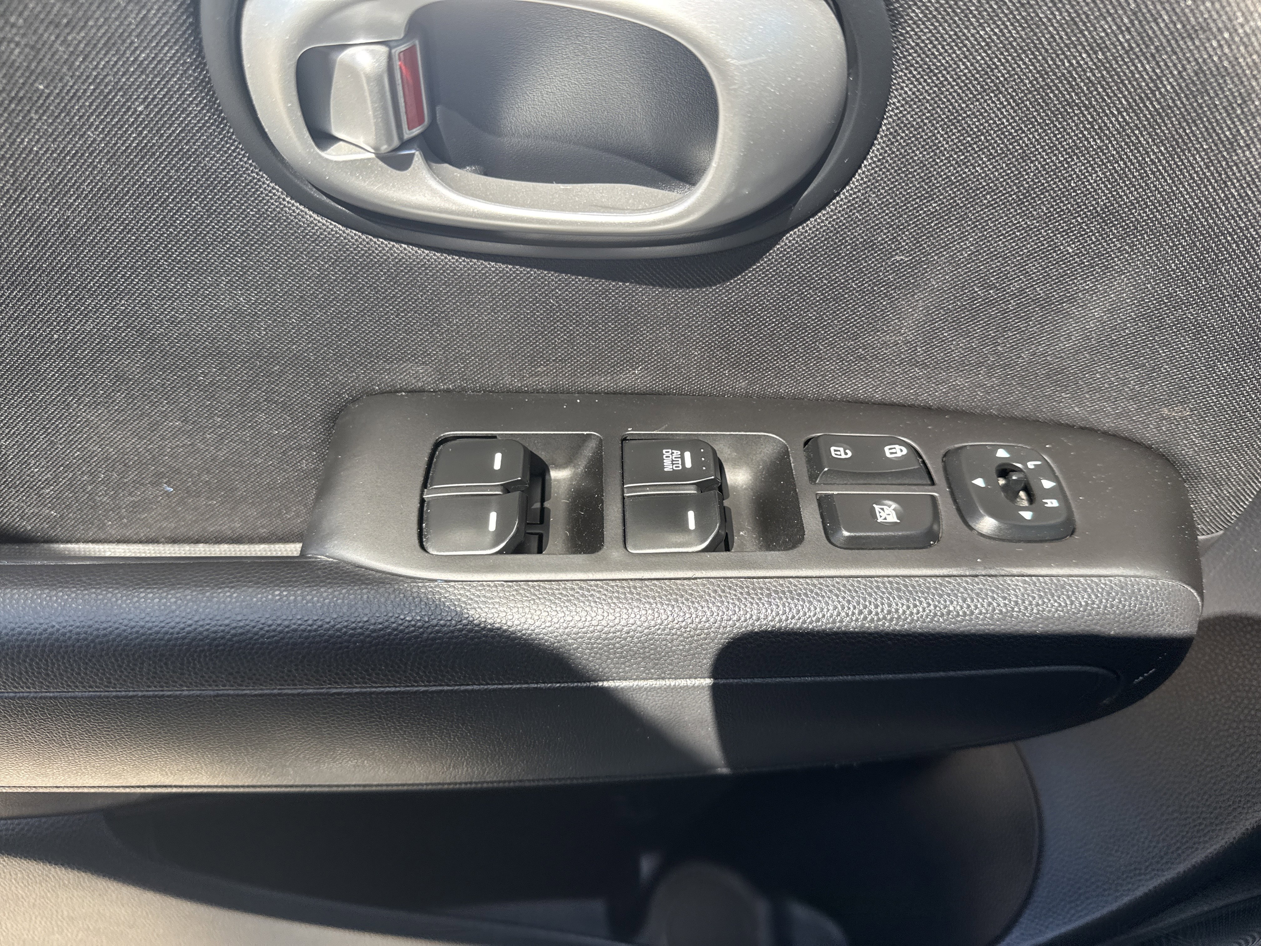 Used 2016 Kia Soul FWD image 17