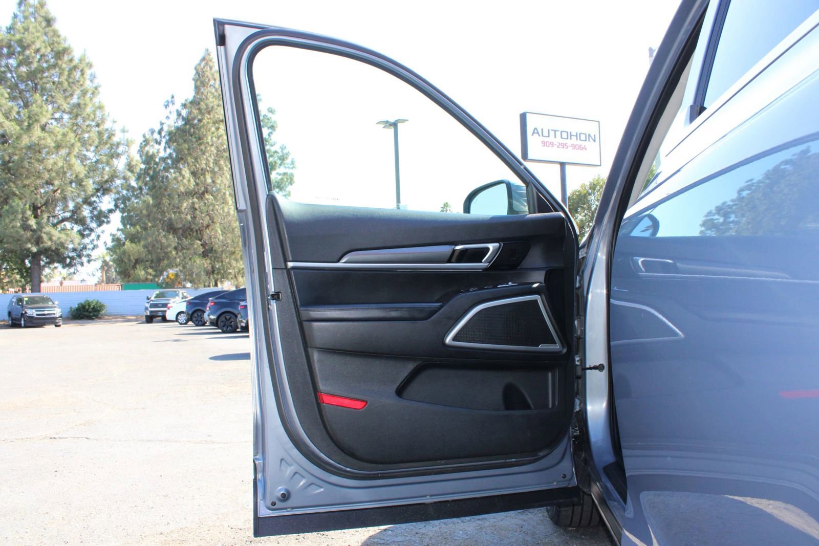 Used 2021 Kia Telluride LX FWD image 14