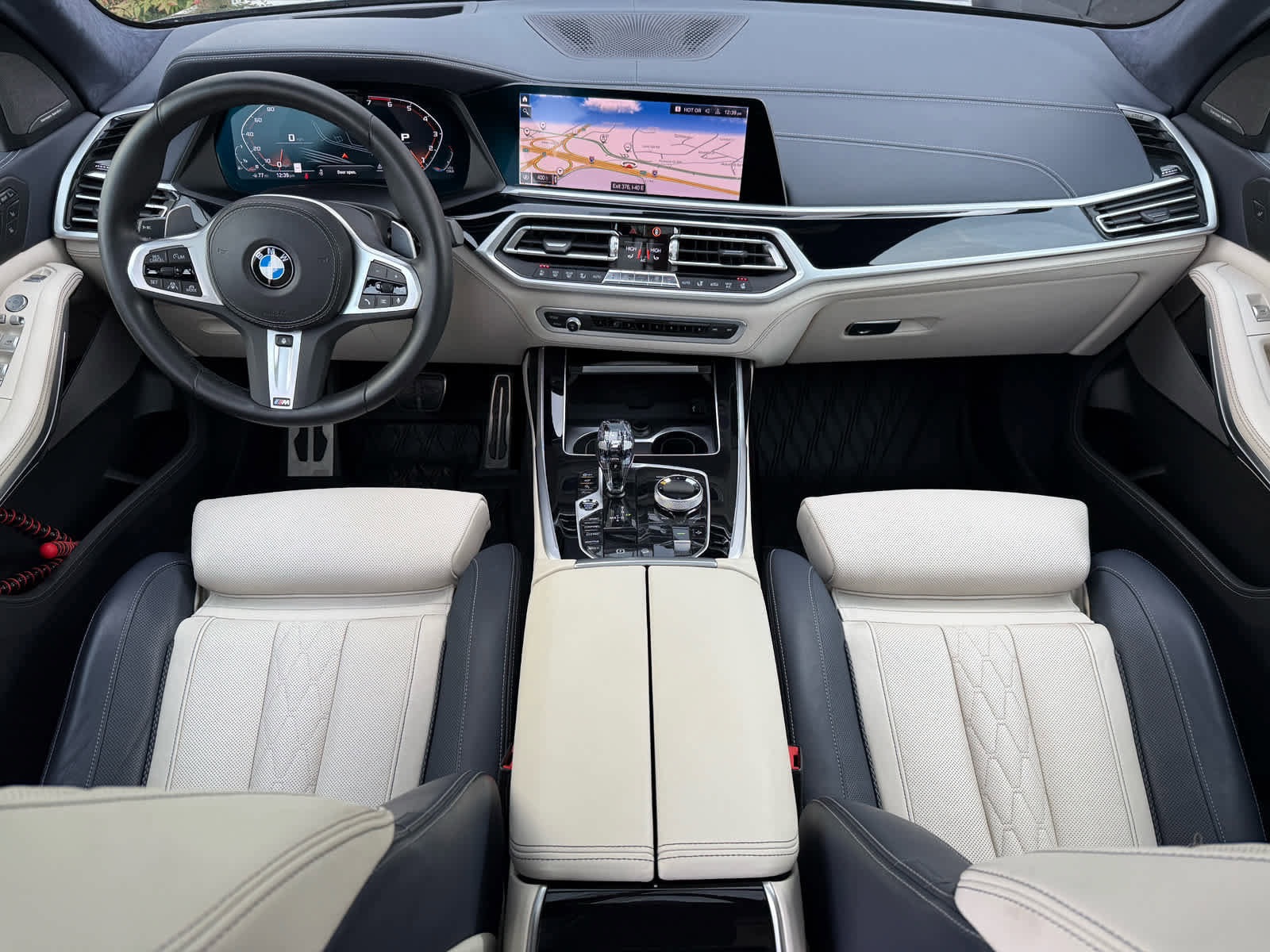 Used 2022 BMW X7 M50i image 12