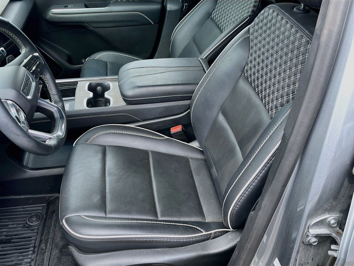 Used 2024 GMC Acadia Denali FWD image 20