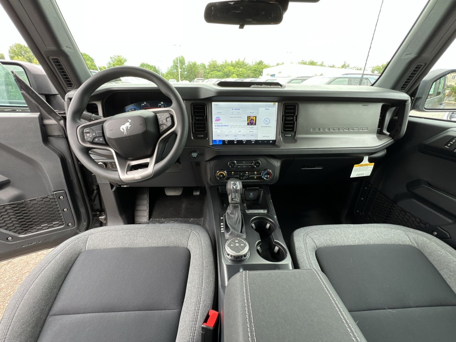 New 2025 Ford Bronco 4-Door AWD/4WD image 30