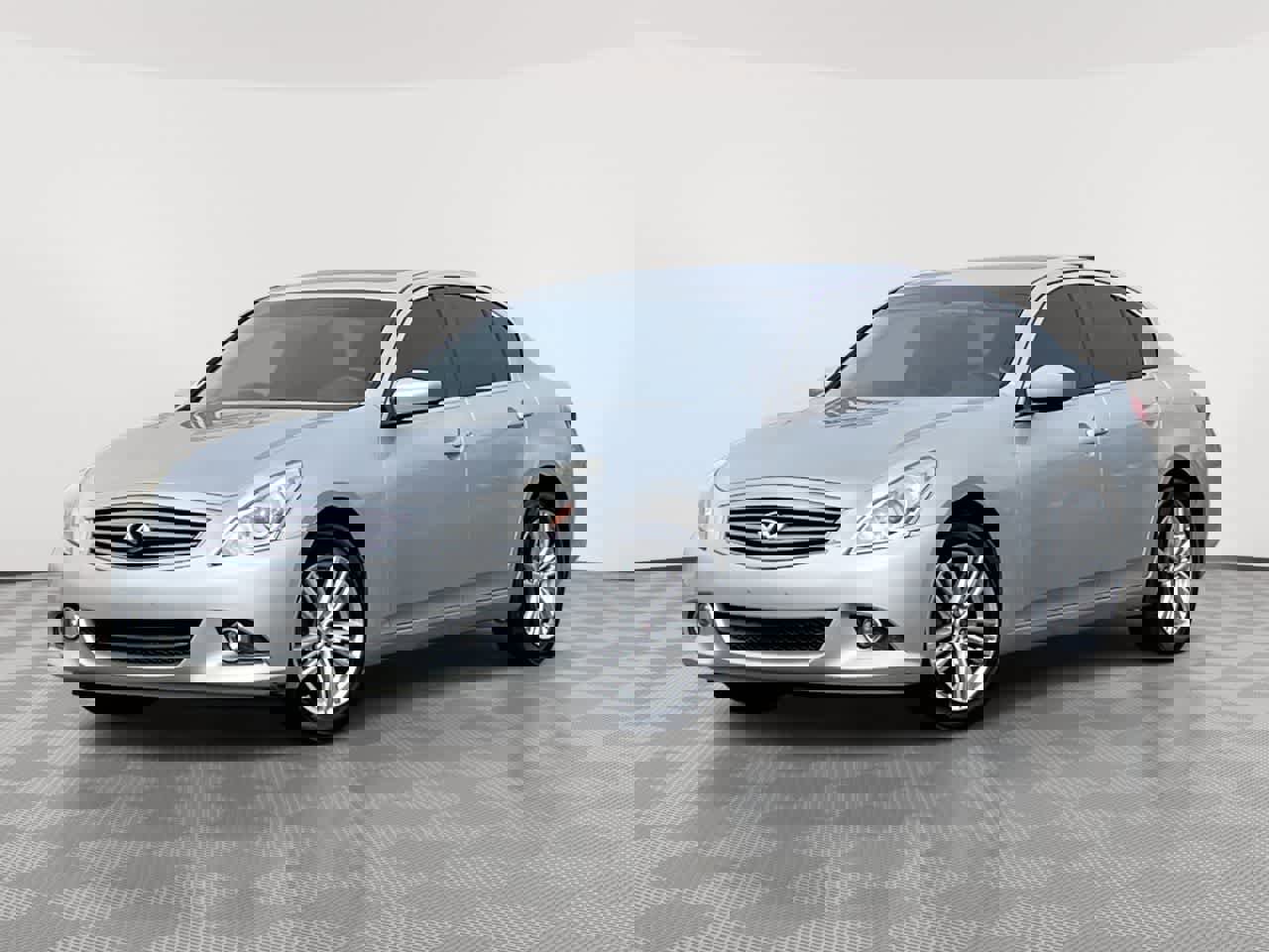 Used 2013 INFINITI G37 x w/ Premium Pkg AWD/4WD image 1