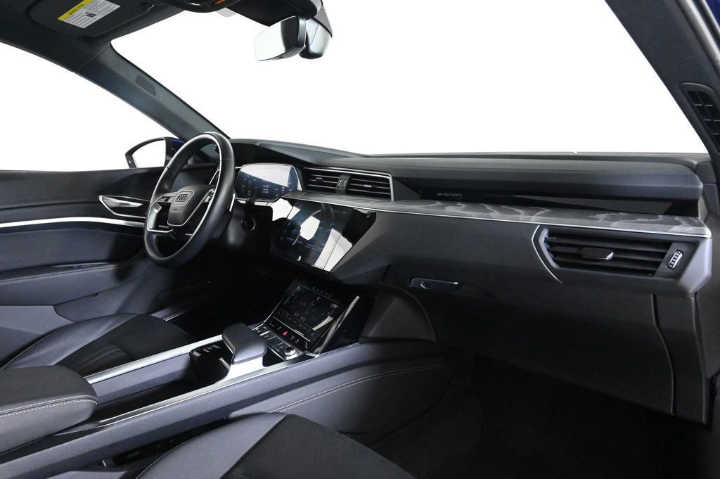 Used 2023 Audi e-tron Premium Plus w/ Premium Plus Package image 15