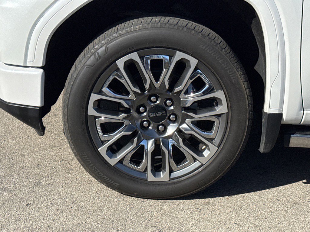 Used 2024 GMC Sierra 1500 Denali Ultimate image 8