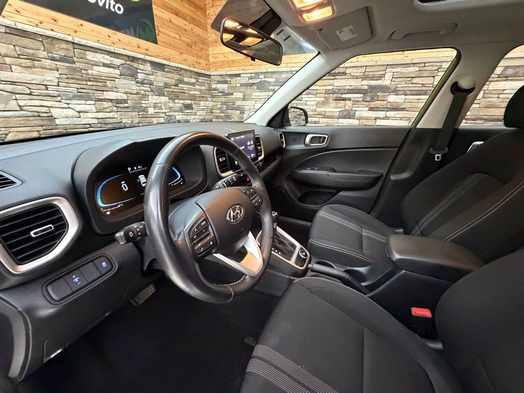Used 2023 Hyundai Venue SEL FWD image 24