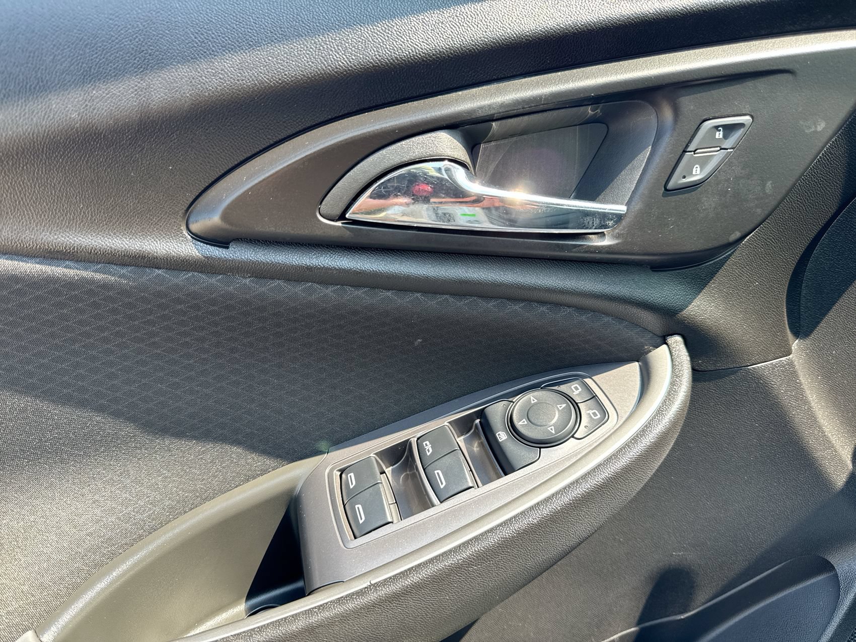 Used 2025 Chevrolet Malibu LT FWD image 13