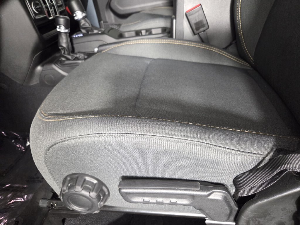 Used 2026 Jeep Wrangler Unlimited Sahara AWD/4WD image 11