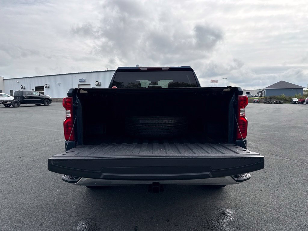 Used 2022 Chevrolet Silverado 1500 LT w/ Protection Package AWD/4WD image 19
