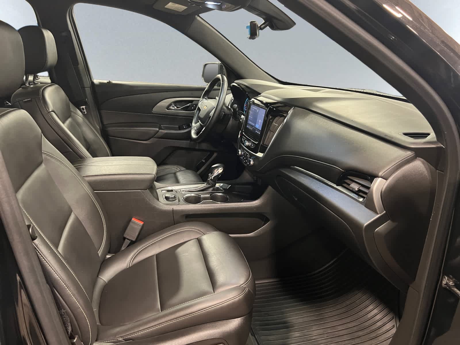 Used 2023 Chevrolet Traverse LT w/ LT Premium Package AWD/4WD image 19