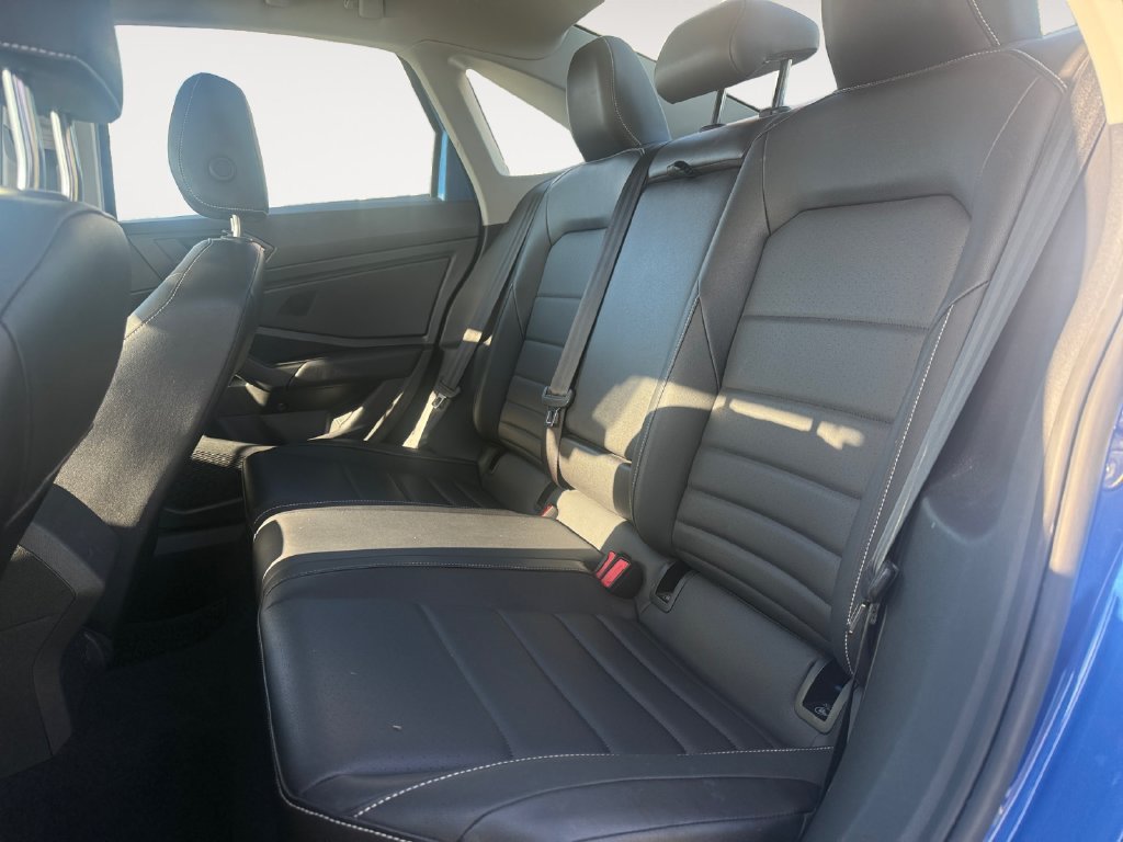 Used 2022 Volkswagen Jetta SE FWD image 13