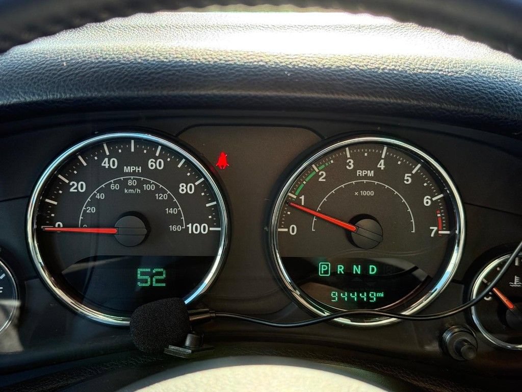 Used 2016 Jeep Wrangler Unlimited Sahara w/ Connectivity Group AWD/4WD image 16