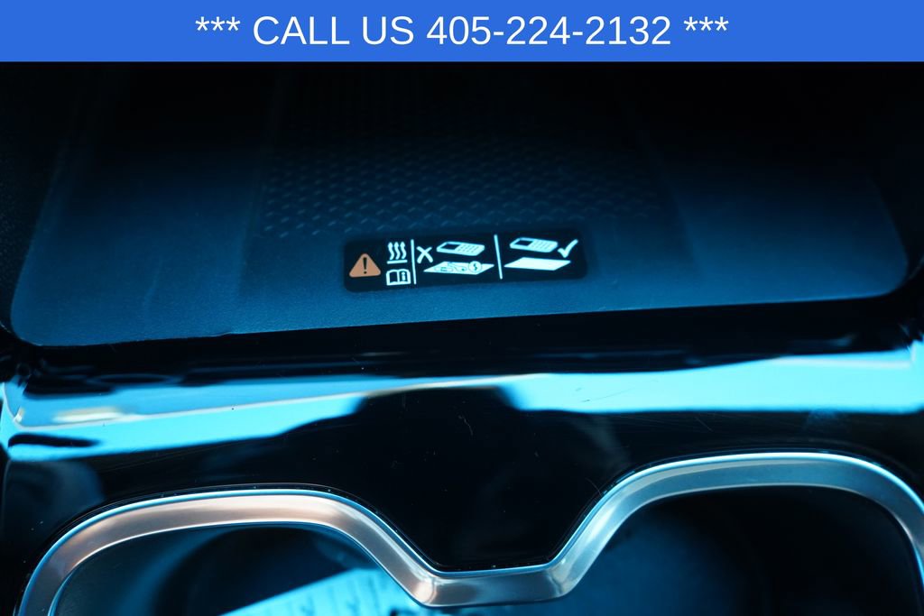 Used 2025 Chevrolet Traverse LT image 41