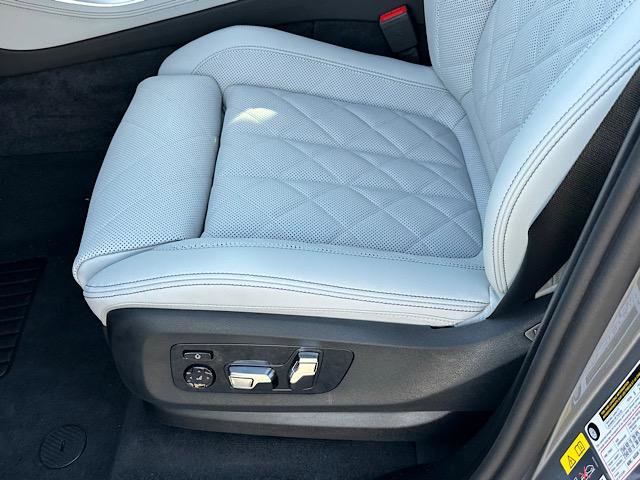 New 2026 BMW X5 xDrive50e w/ M Sport Package image 5