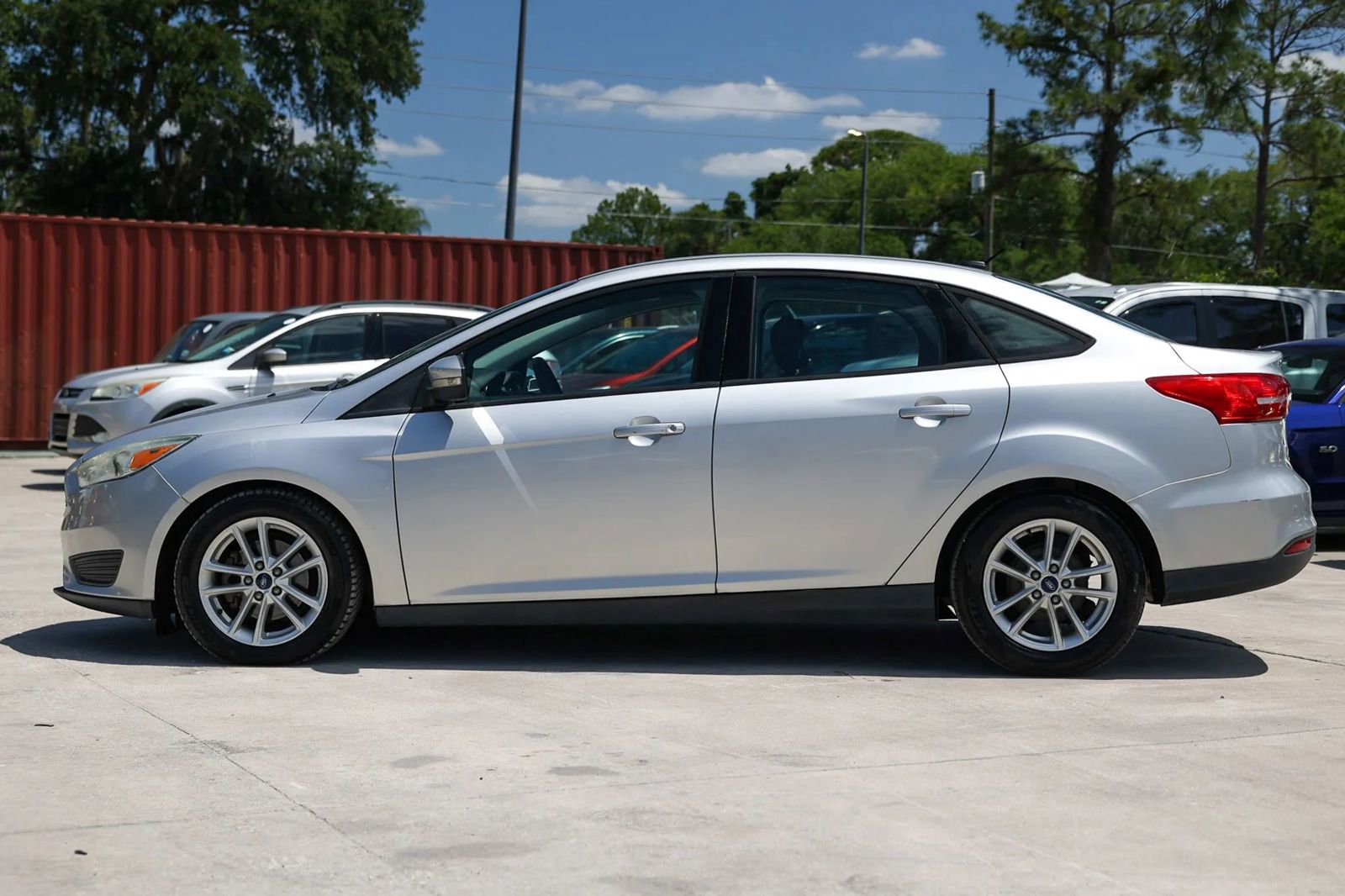 Used 2016 Ford Focus SE FWD image 3