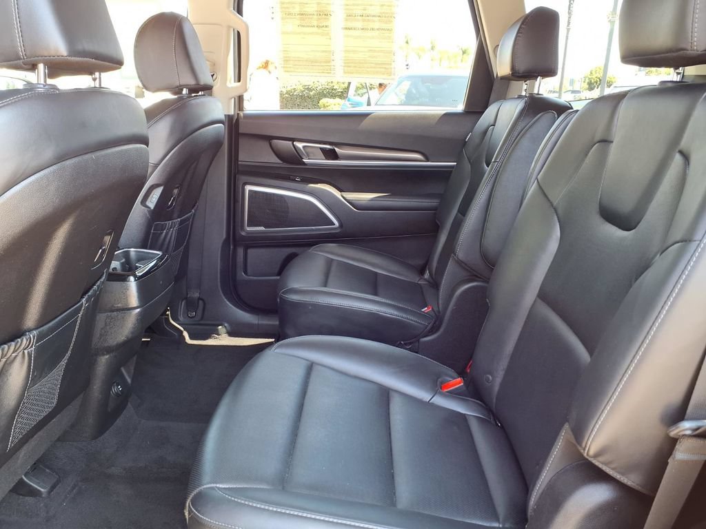 Certified 2023 Kia Telluride S w/ S Sunroof Package AWD/4WD image 8