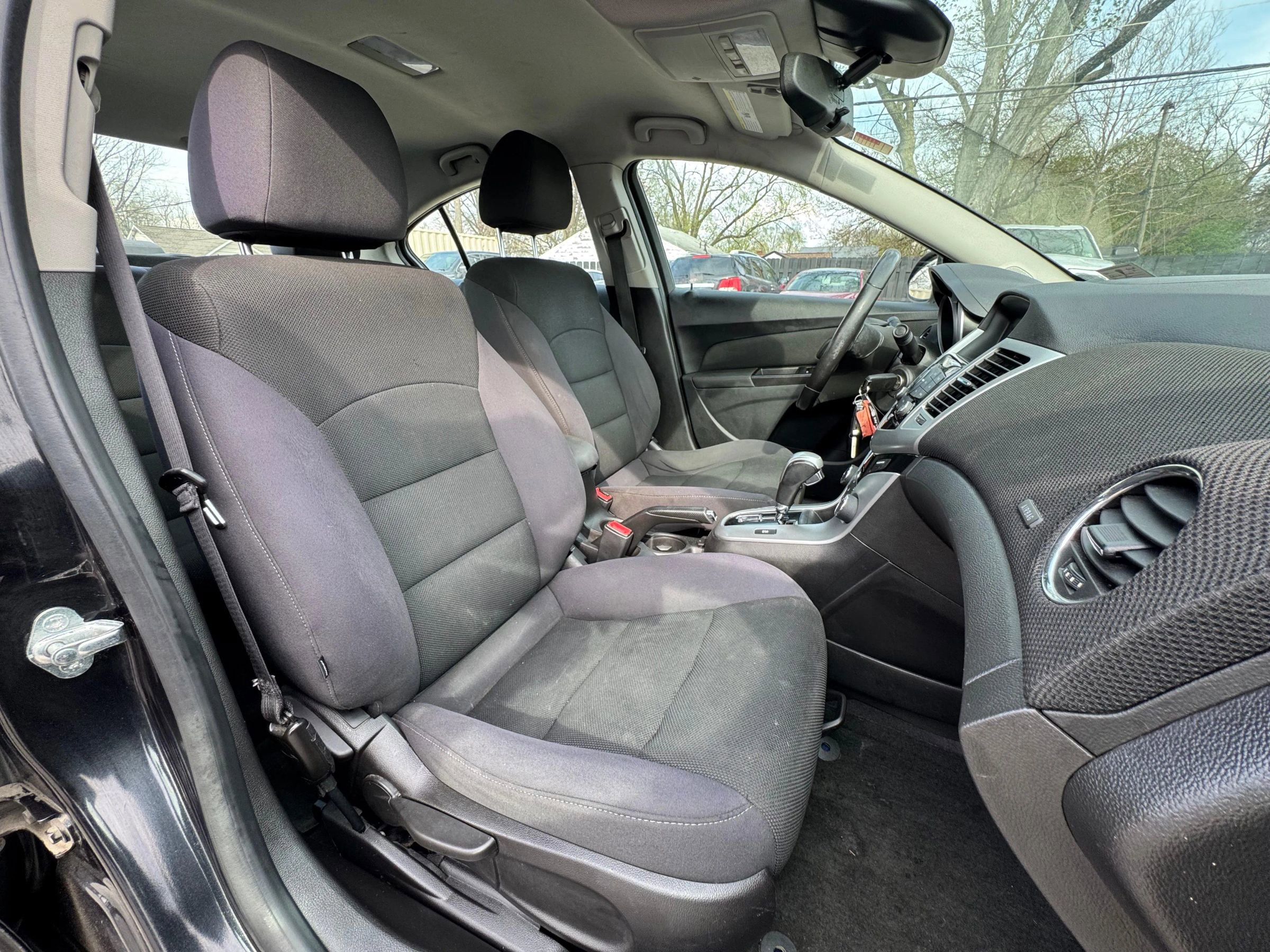 Used 2014 Chevrolet Cruze LT FWD image 11