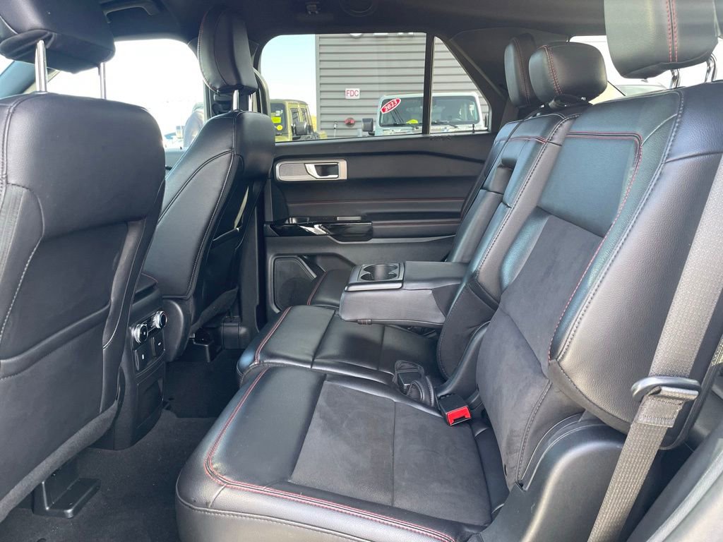 Used 2024 Ford Explorer ST-Line w/ Class IV Trailer Tow Package AWD/4WD image 12