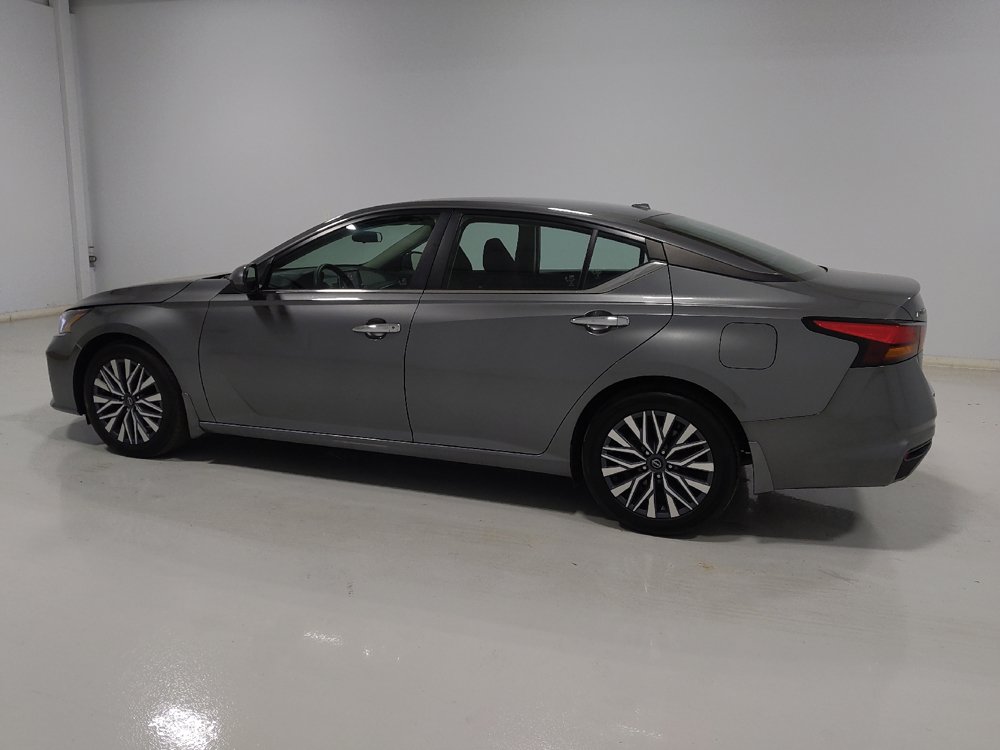 Used 2023 Nissan Altima 2.5 SV FWD image 3