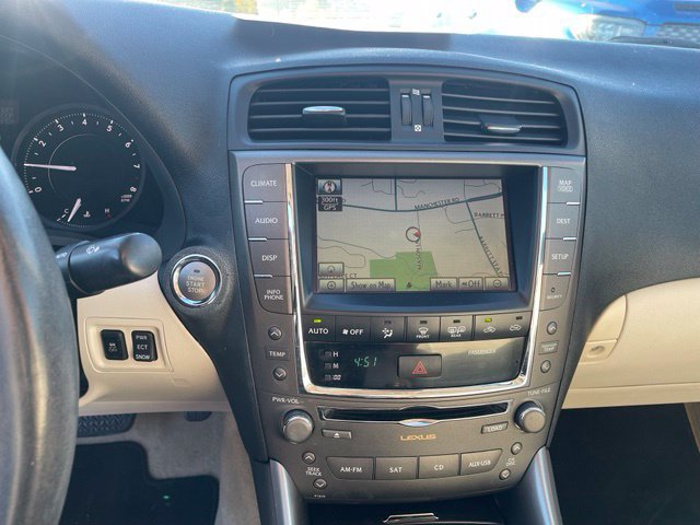 Used 2010 Lexus IS 250C w/ Luxury Pkg RWD image 9
