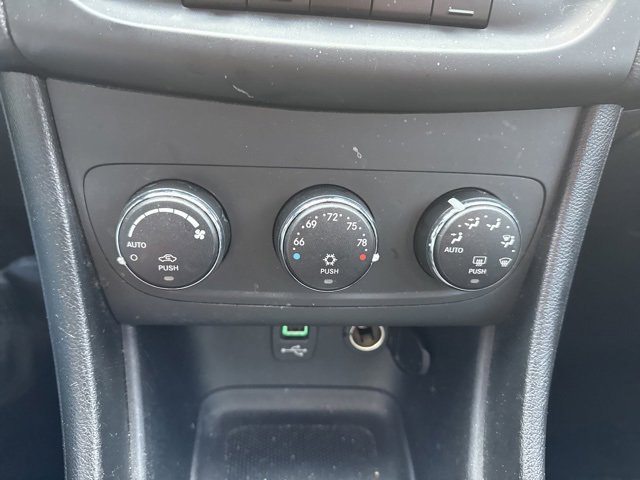 Used 2012 Dodge Avenger R/T w/ Sun/Sound Group image 18