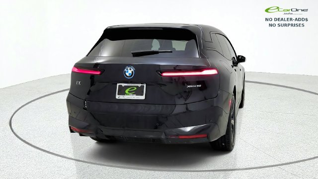 Used 2024 BMW iX xDrive50 w/ Premium Package AWD/4WD image 8
