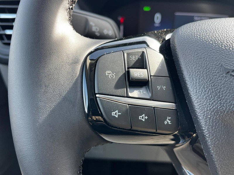 New 2025 Ford Escape SE image 10