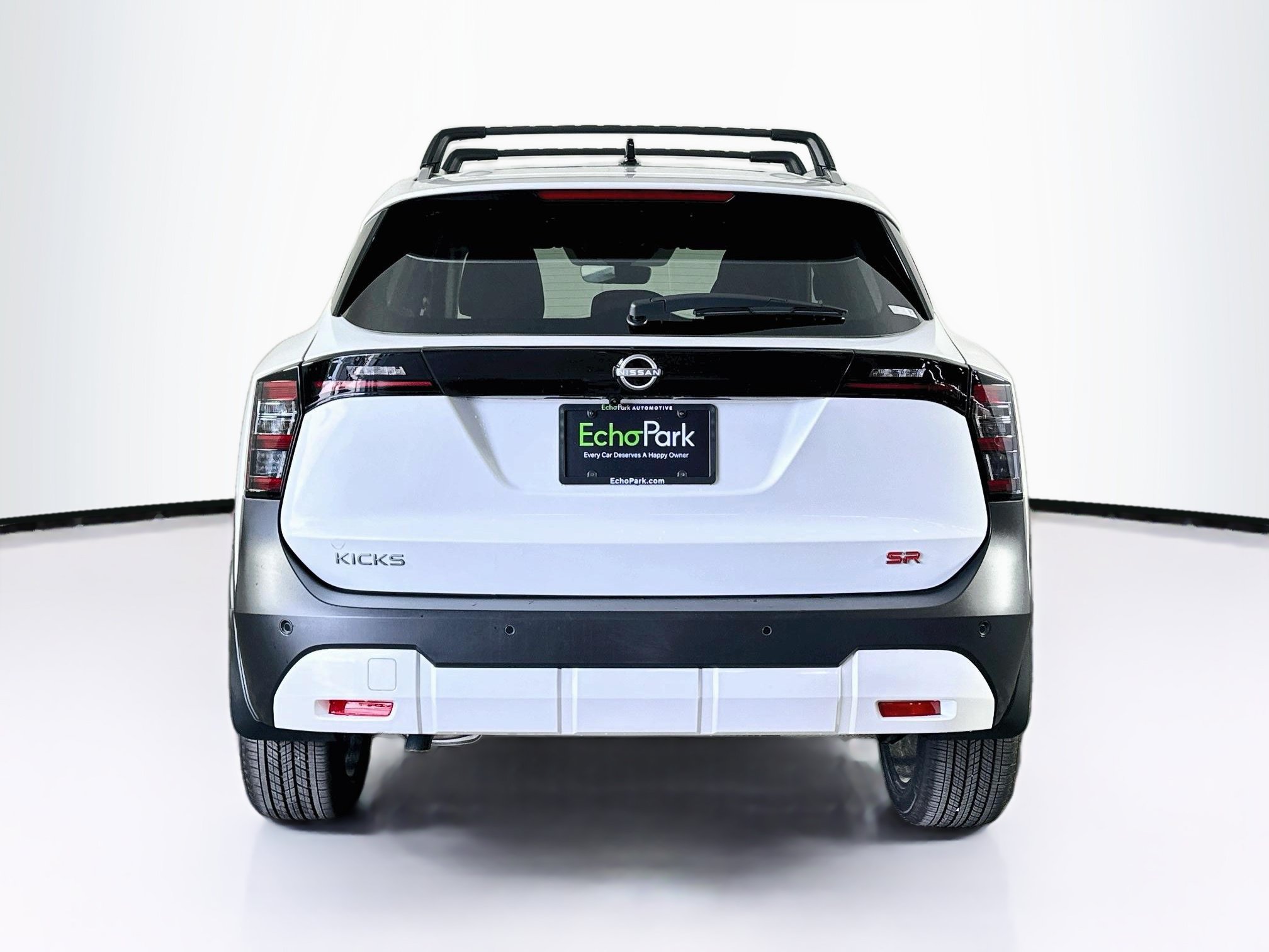 Used 2026 Nissan Kicks SR w/ Illumination Package FWD image 7