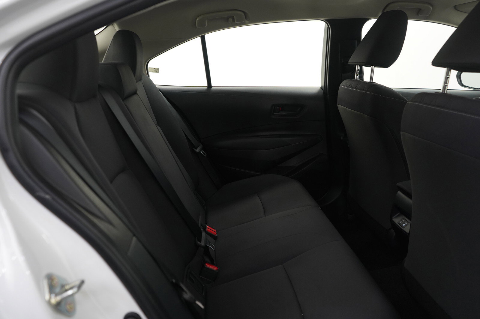 Used 2025 Toyota Corolla LE image 11