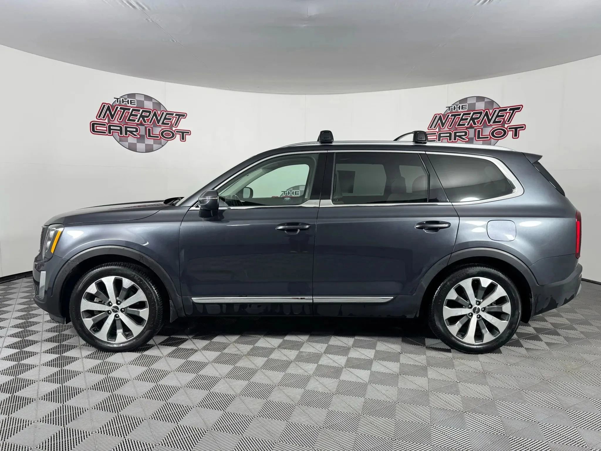 Used 2022 Kia Telluride EX w/ EX Premium Package AWD/4WD image 4