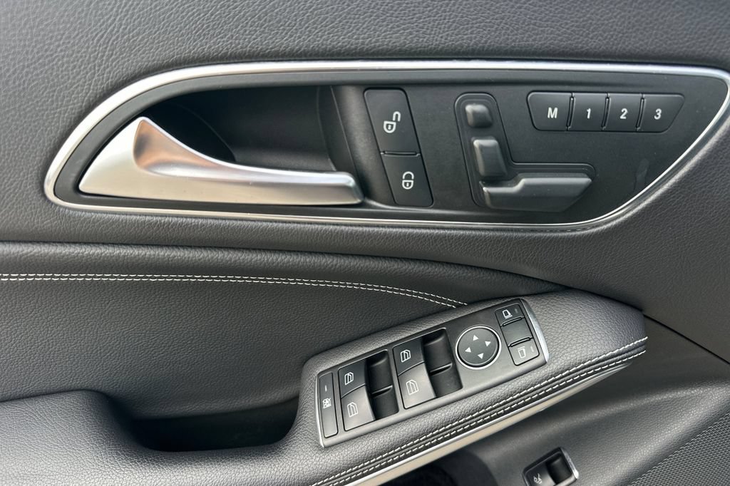 Used 2014 Mercedes-Benz CLA 250 image 11