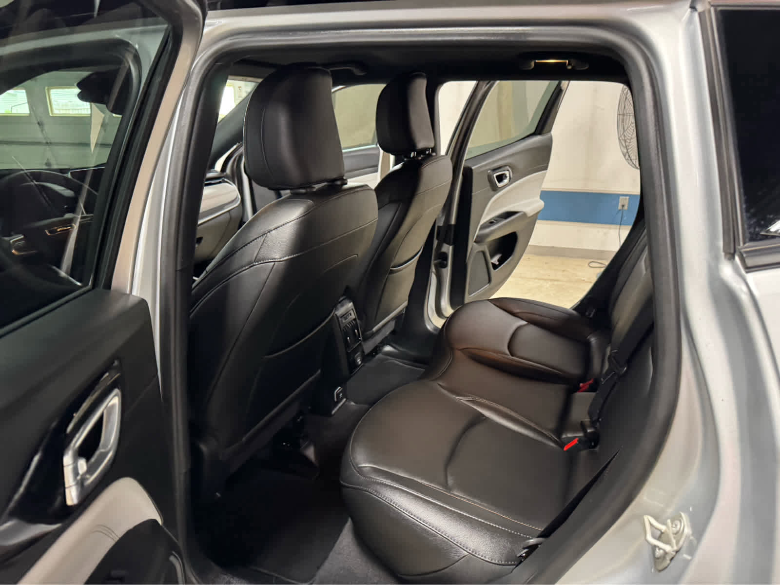 Used 2024 Jeep Compass Limited image 13