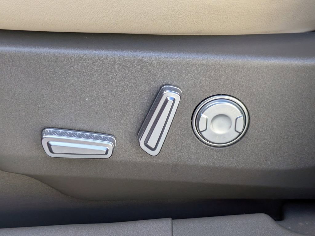 Used 2024 Lincoln Nautilus Reserve w/ Equipment Group 202A image 23