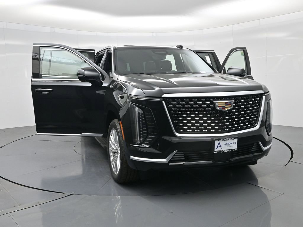 Used 2025 Cadillac Escalade ESV Premium Luxury image 23