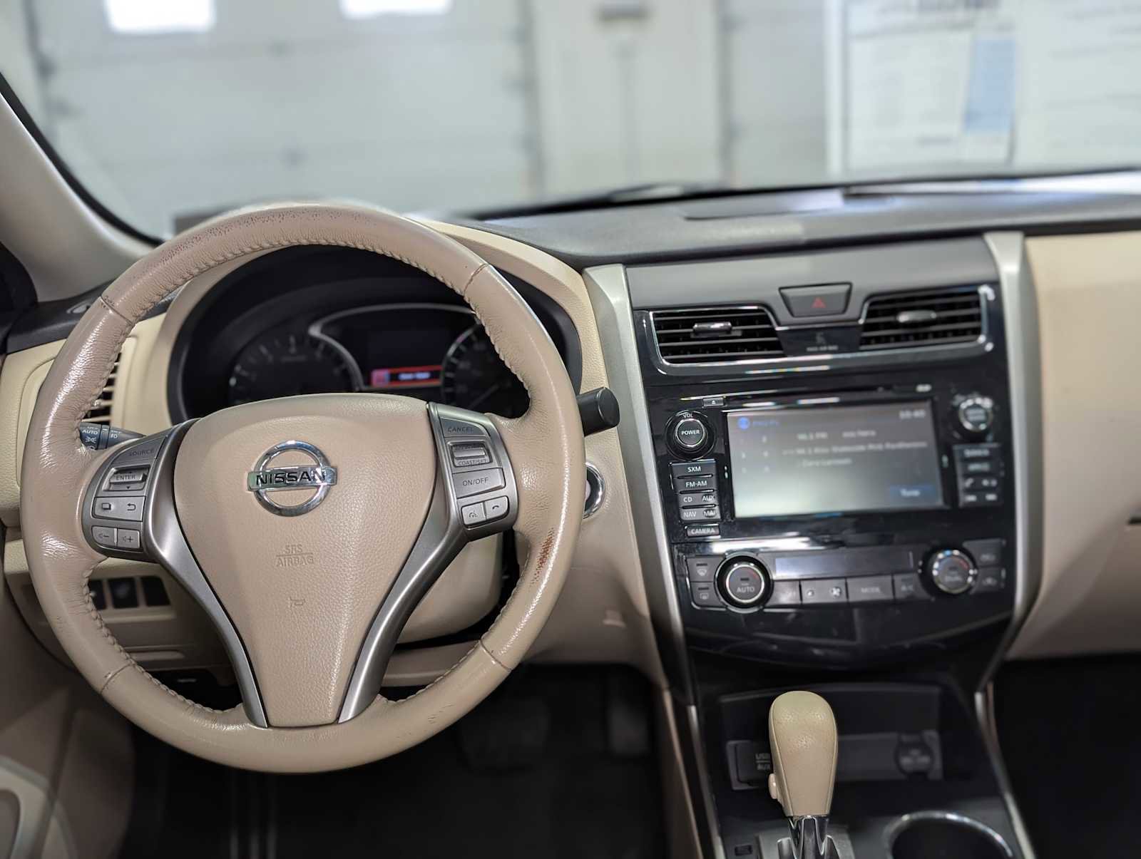 Used 2015 Nissan Altima 2.5 SV w/ Convenience Package FWD image 5