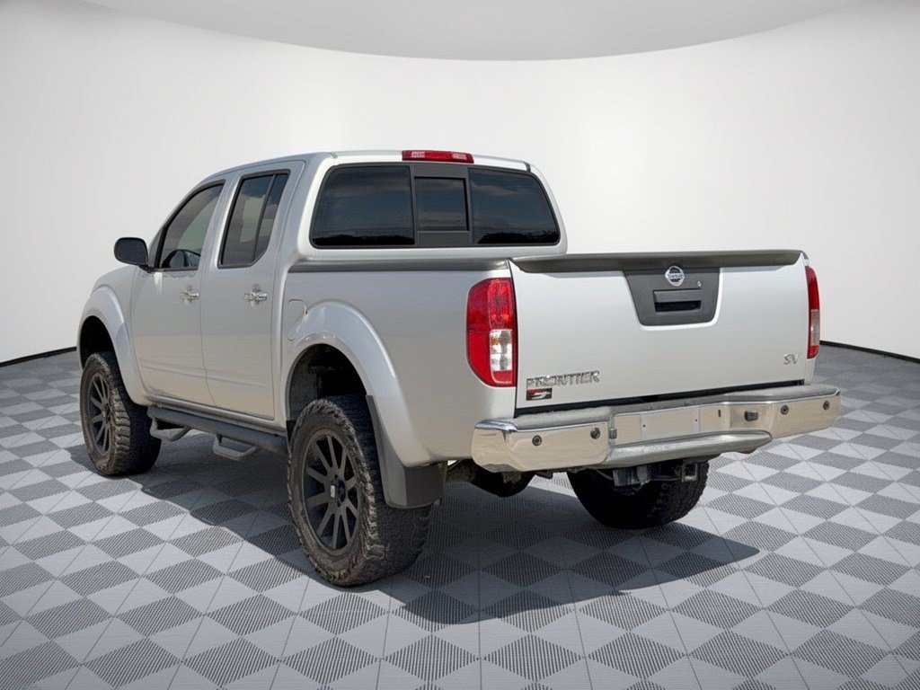 Used 2020 Nissan Frontier SV RWD image 3