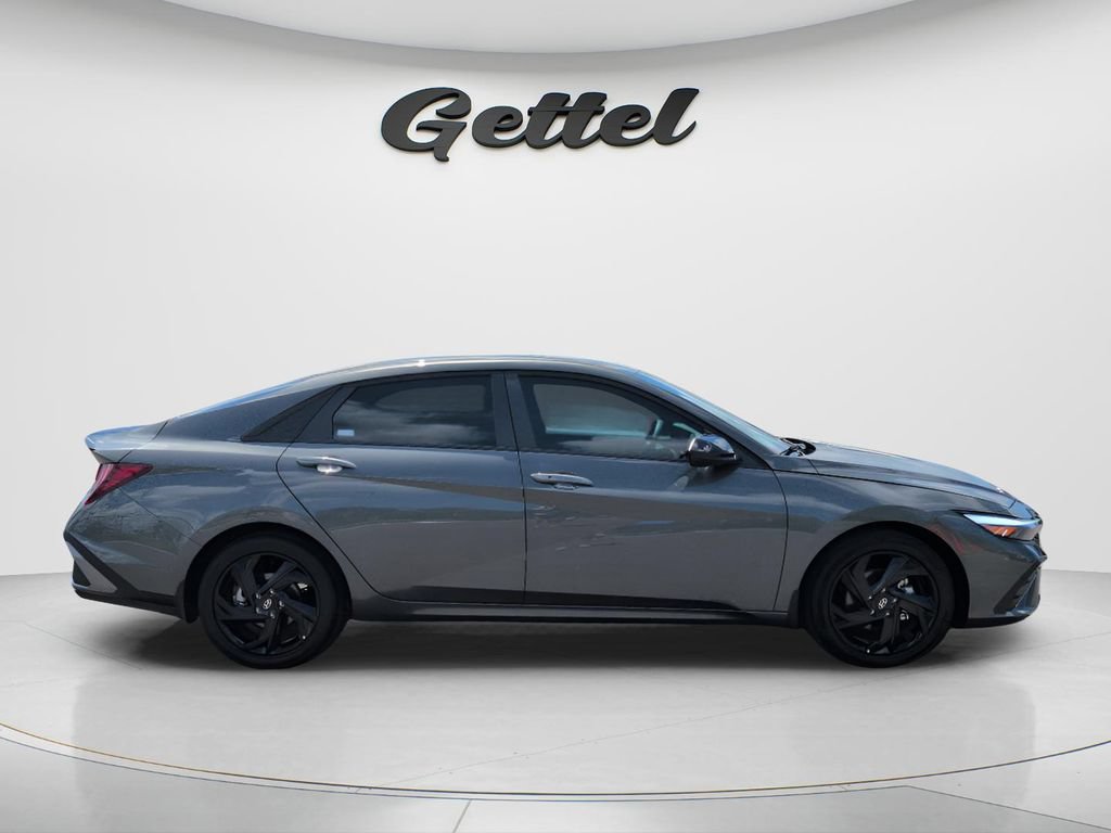 Certified 2026 Hyundai Elantra Sport FWD image 4
