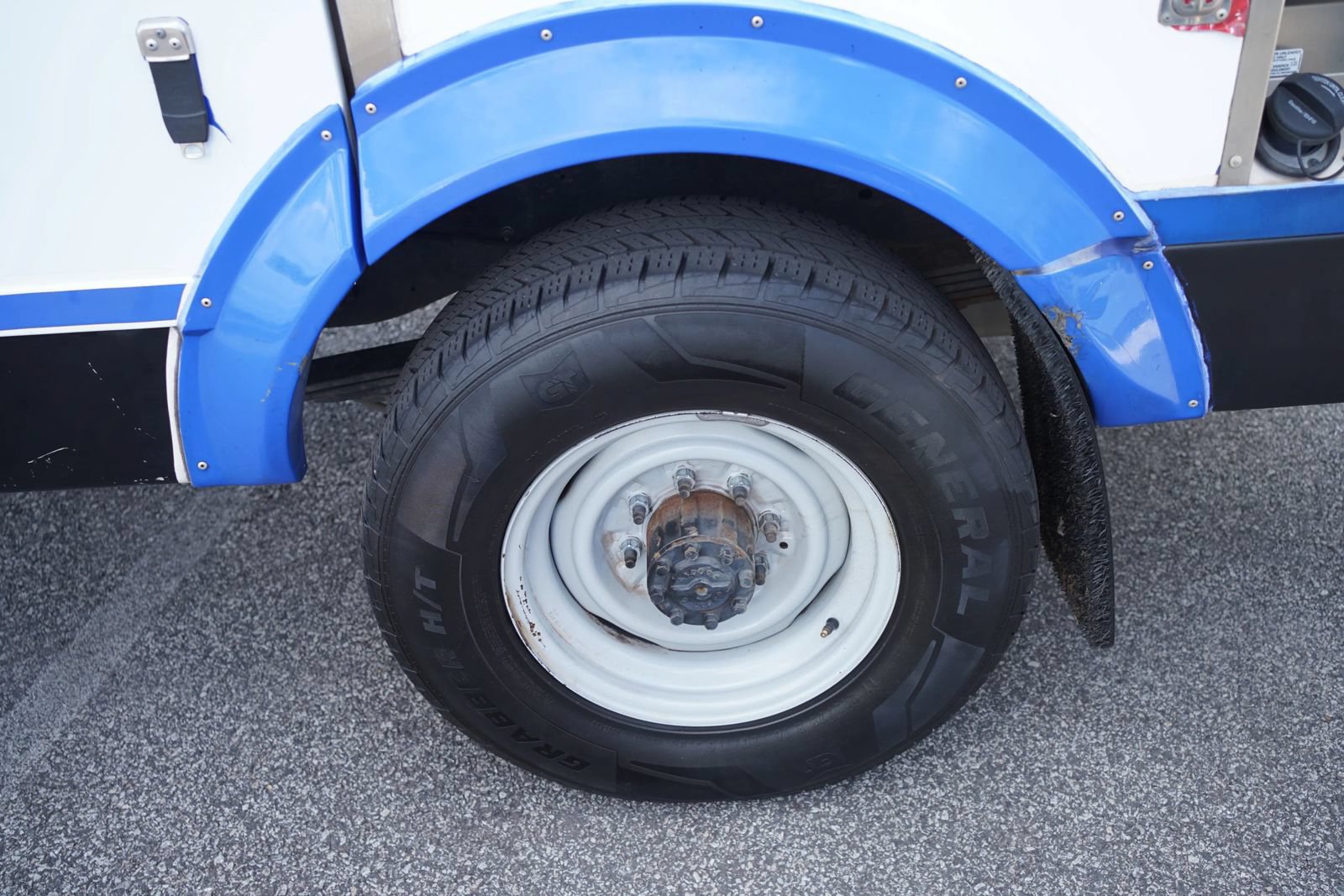 Used 2023 Ford E-350 and Econoline 350 Super Duty w/ Power Windows & Locks Group RWD image 36